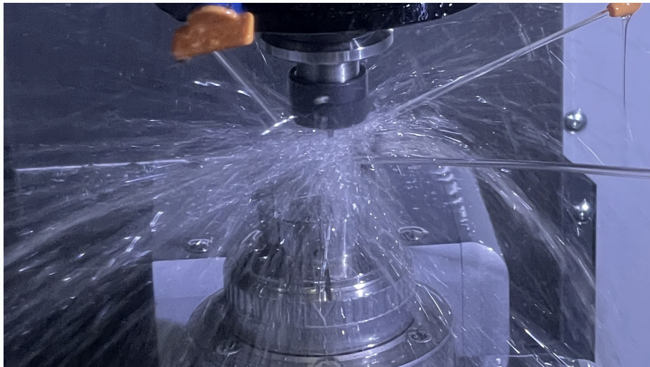 Usinage d’une pièce sous arrosage